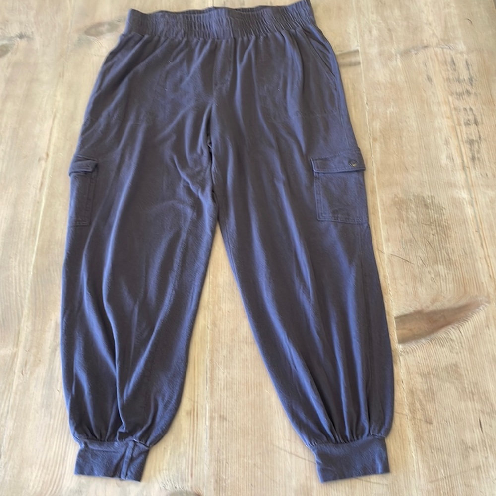 Any Body purple cropped, cuffed joggers | size S